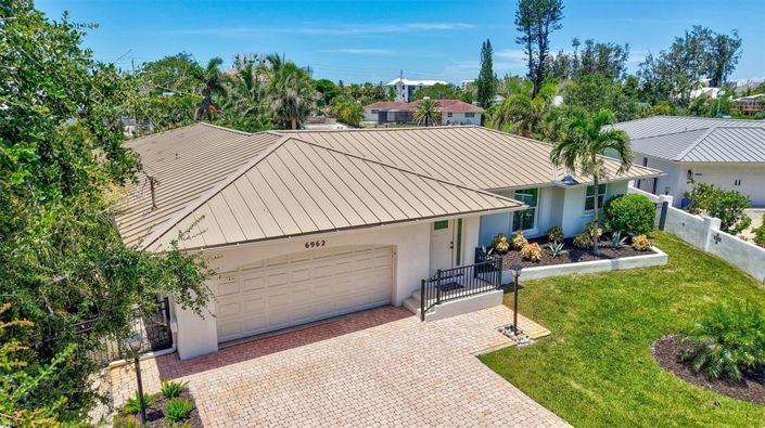 Image No.4-3 Bed Property for sale