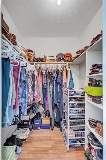 Image No.54-3 Bed Property for sale