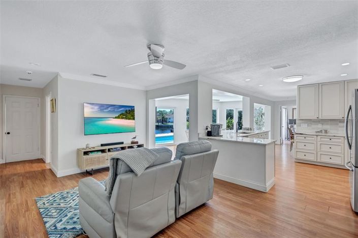 Image No.56-3 Bed Property for sale