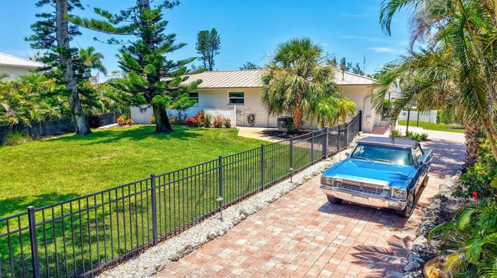 Image No.85-3 Bed Property for sale