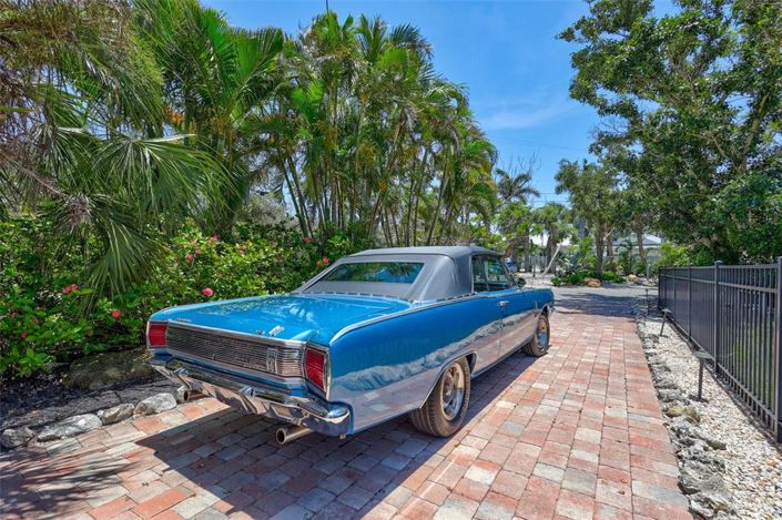 Image No.87-3 Bed Property for sale