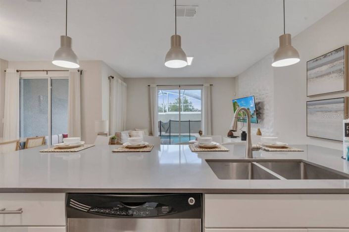 Image No.18-4 Bed Townhouse for sale