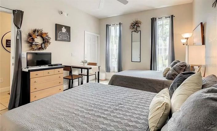 Image No.74-4 Bed Townhouse for sale