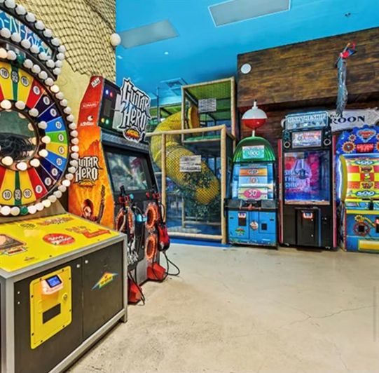 Image No.79-4 Bed Townhouse for sale