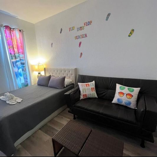 Image No.81-4 Bed Townhouse for sale