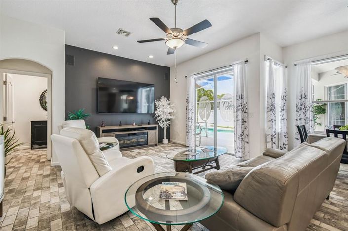 Image No.12-4 Bed Property for sale