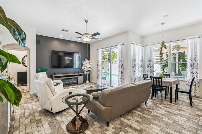 Image No.19-4 Bed Property for sale