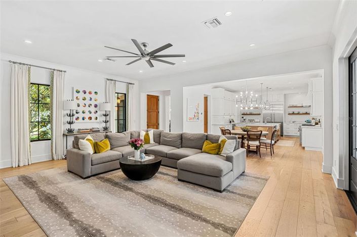 Image No.18-5 Bed Property for sale