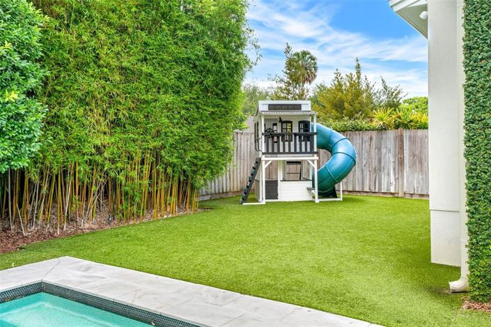 Image No.48-5 Bed Property for sale