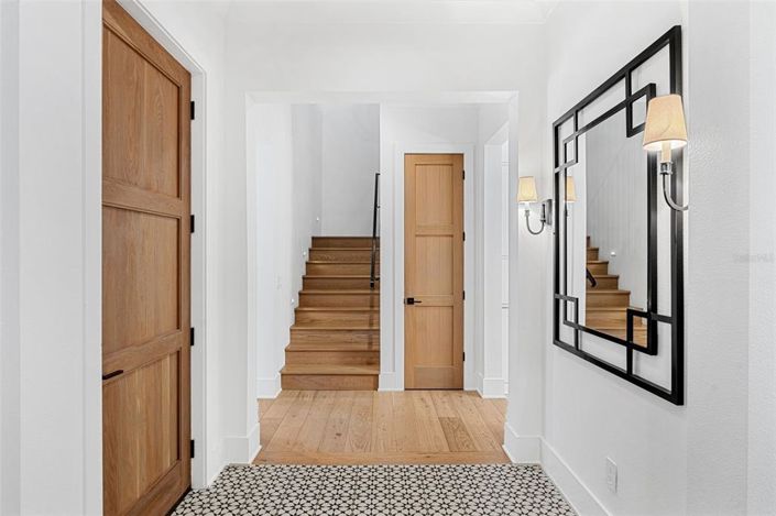 Image No.7-5 Bed Property for sale