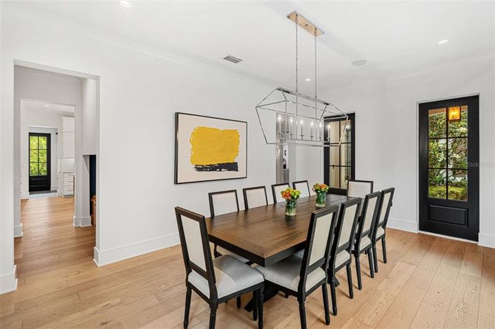 Image No.9-5 Bed Property for sale