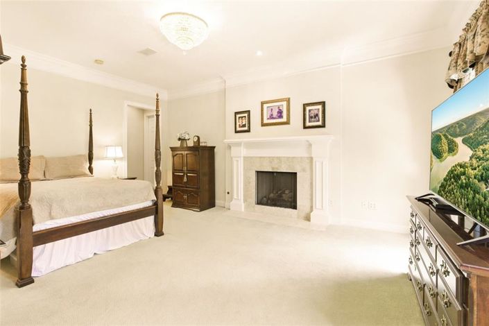 Image No.32-5 Bed Property for sale