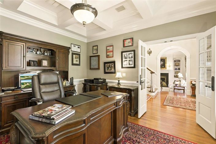 Image No.4-5 Bed Property for sale