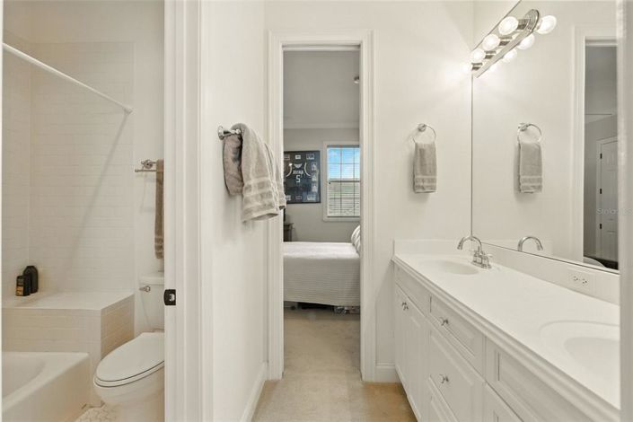 Image No.42-5 Bed Property for sale