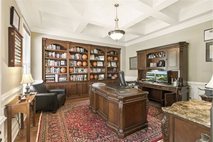 Image No.5-5 Bed Property for sale