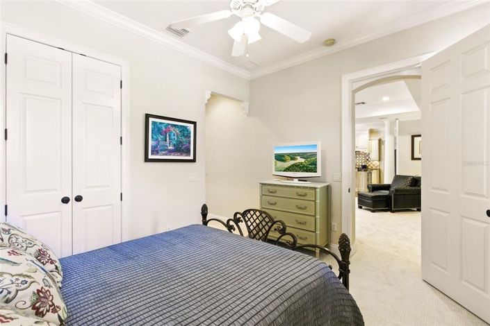 Image No.50-5 Bed Property for sale