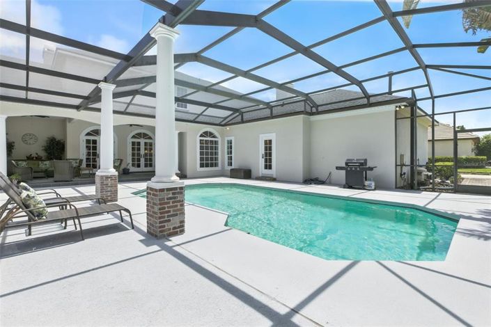 Image No.56-5 Bed Property for sale