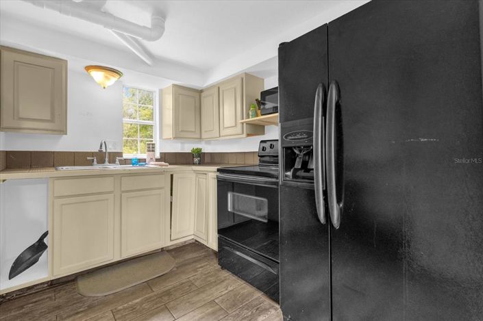 Image No.15-5 Bed Property for sale