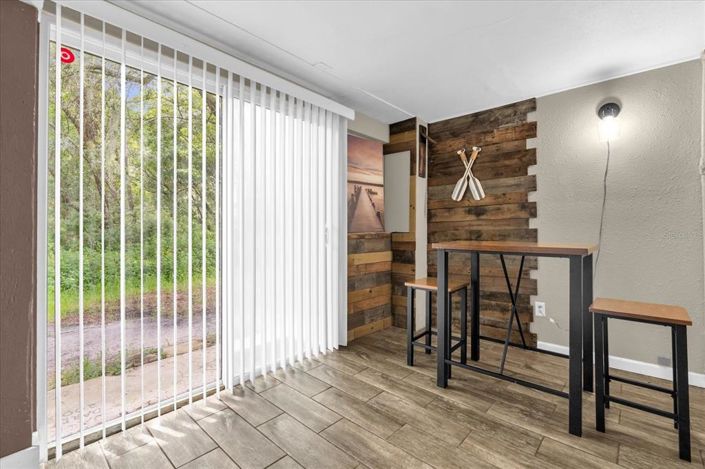 Image No.17-5 Bed Property for sale