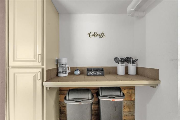 Image No.18-5 Bed Property for sale