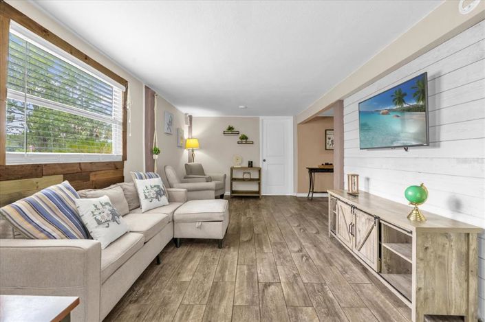 Image No.3-5 Bed Property for sale