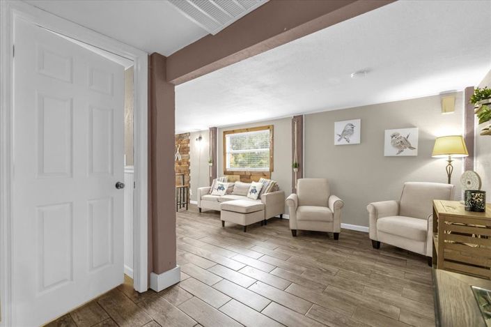 Image No.6-5 Bed Property for sale