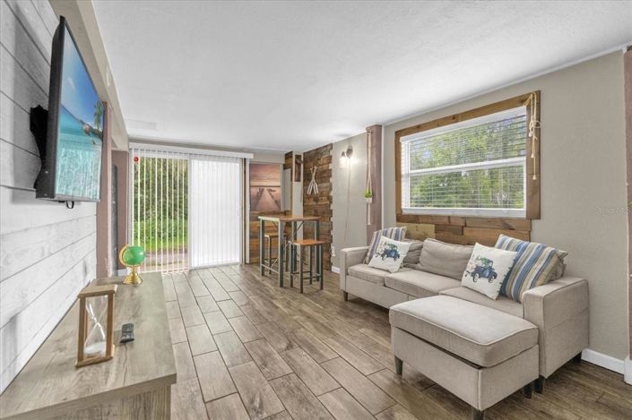 Image No.7-5 Bed Property for sale