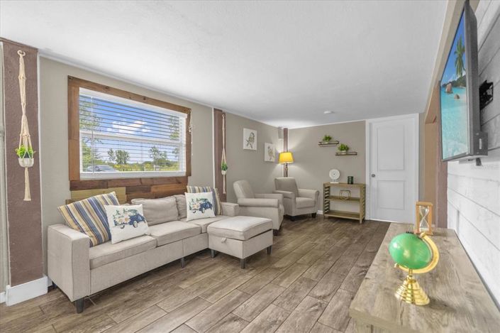 Image No.8-5 Bed Property for sale