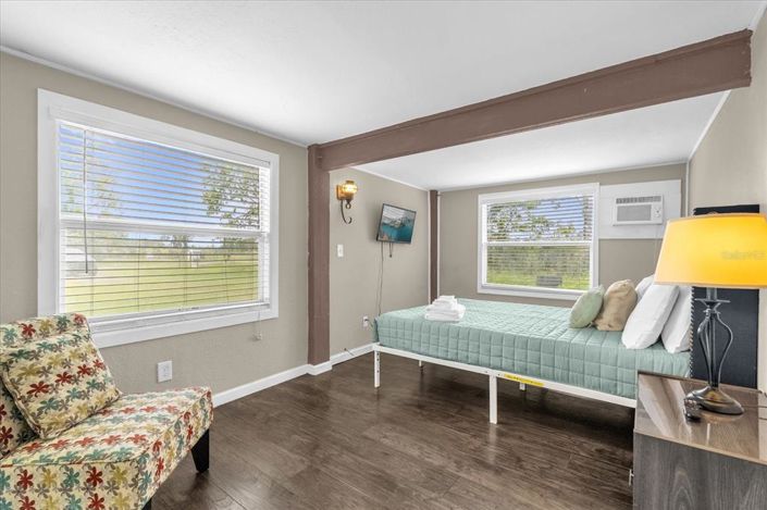 Image No.9-5 Bed Property for sale