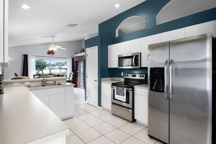 Image No.13-3 Bed Property for sale