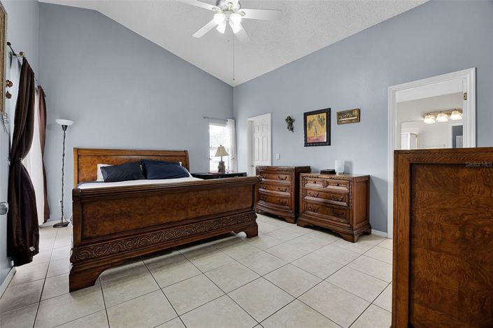 Image No.20-3 Bed Property for sale