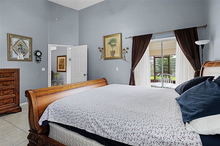 Image No.22-3 Bed Property for sale