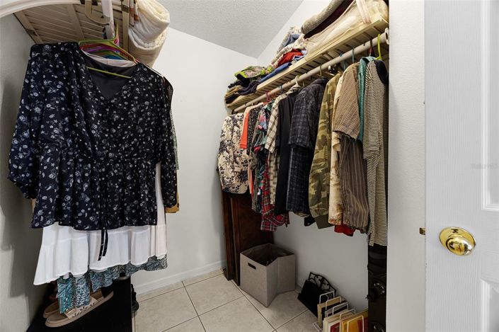 Image No.25-3 Bed Property for sale