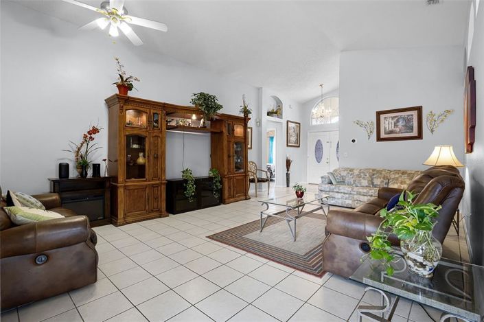 Image No.5-3 Bed Property for sale