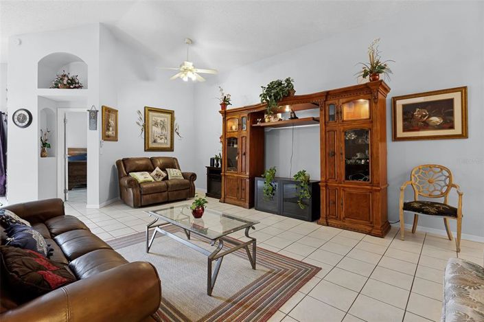 Image No.7-3 Bed Property for sale