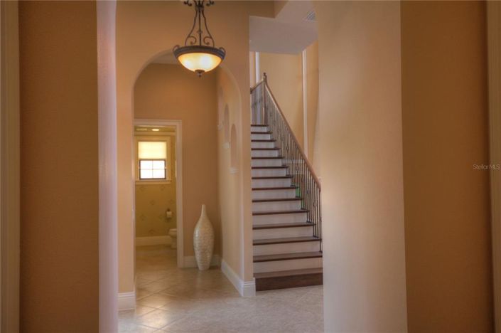 Image No.12-5 Bed Property for sale