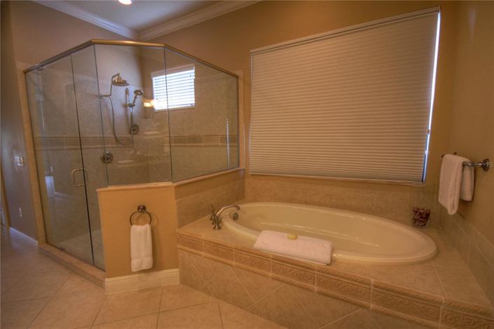 Image No.19-5 Bed Property for sale