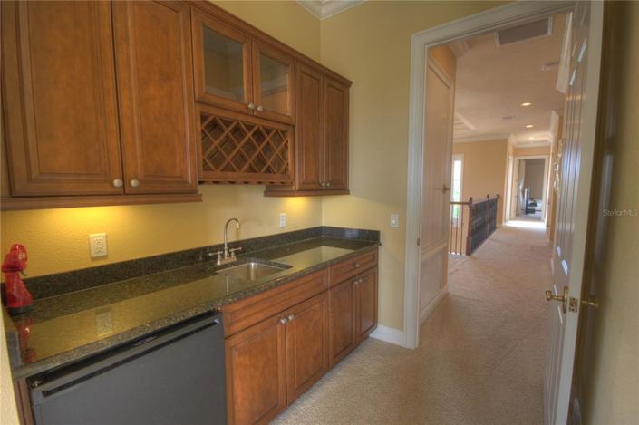 Image No.20-5 Bed Property for sale