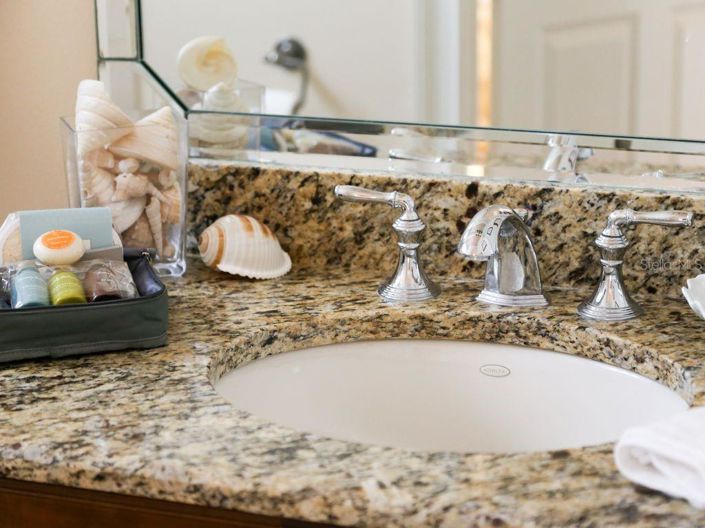 Image No.38-5 Bed Property for sale