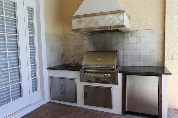 Image No.78-5 Bed Property for sale