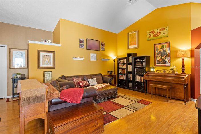 Image No.5-3 Bed Property for sale