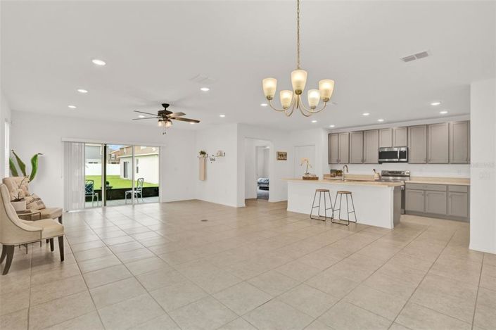 Image No.4-4 Bed Property for sale