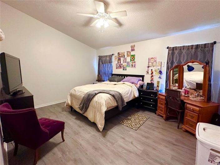 Image No.12-3 Bed Property for sale