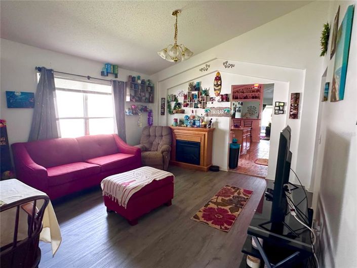 Image No.4-3 Bed Property for sale