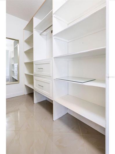 Image No.16-4 Bed Property for sale