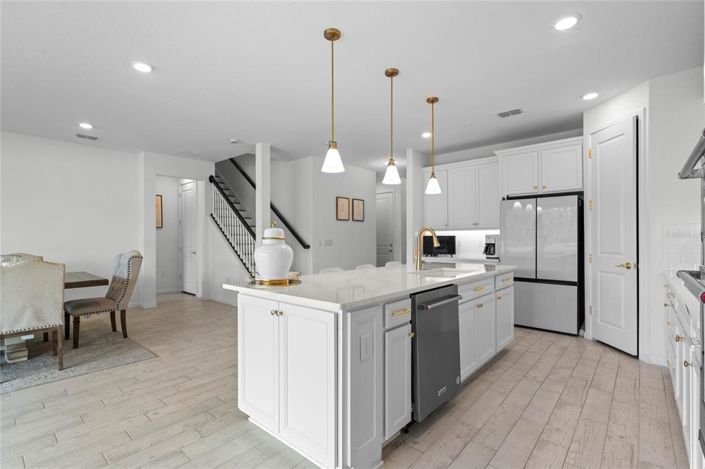 Image No.16-4 Bed Property for sale