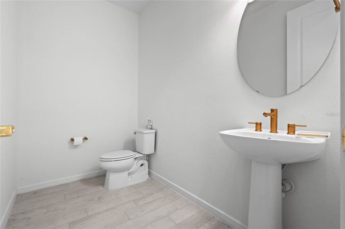 Image No.28-4 Bed Property for sale