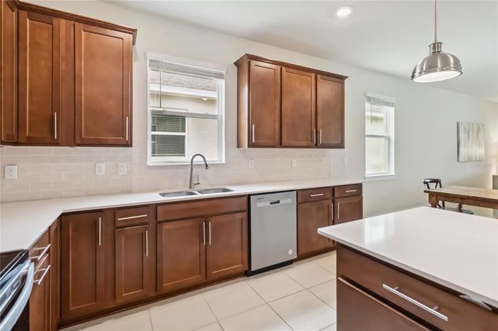 Image No.10-4 Bed Property for sale