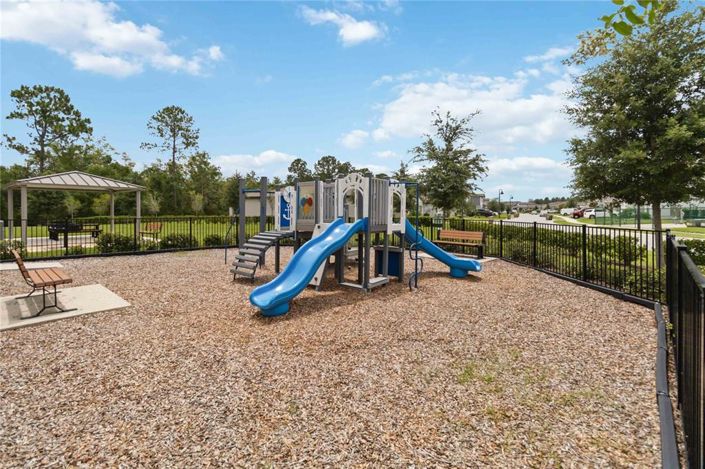 Image No.32-4 Bed Property for sale