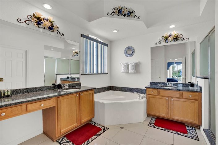 Image No.11-4 Bed Property for sale